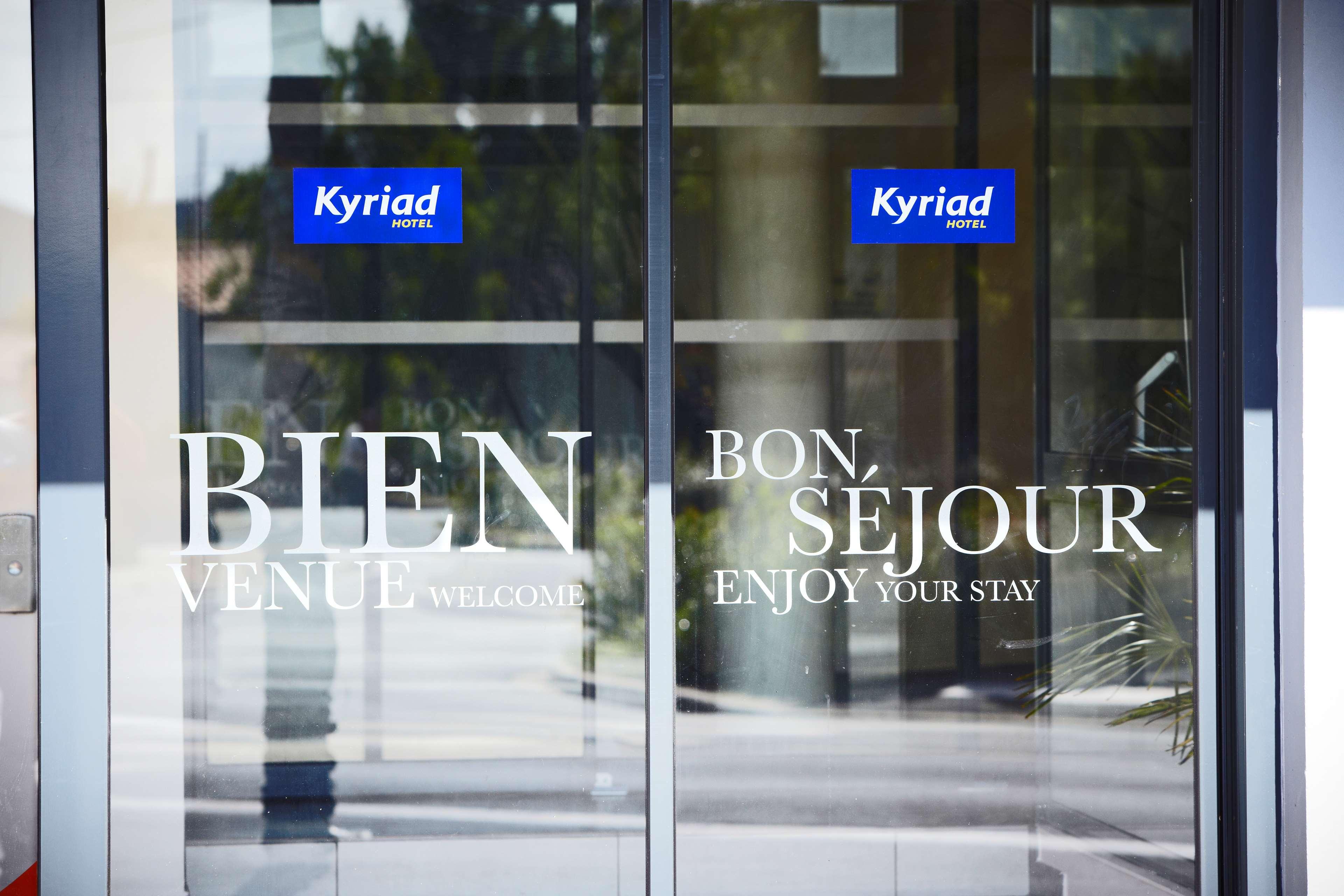 Kyriad Lyon Est - Saint Quentin Fallavier Екстериор снимка